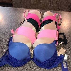$25 for 7 Bras size 34C and 34D fits like C cup